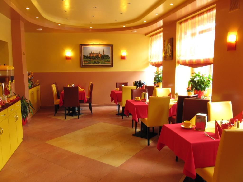 Hotel Am Hauptbahnhof Schwerin  Zewnętrze zdjęcie